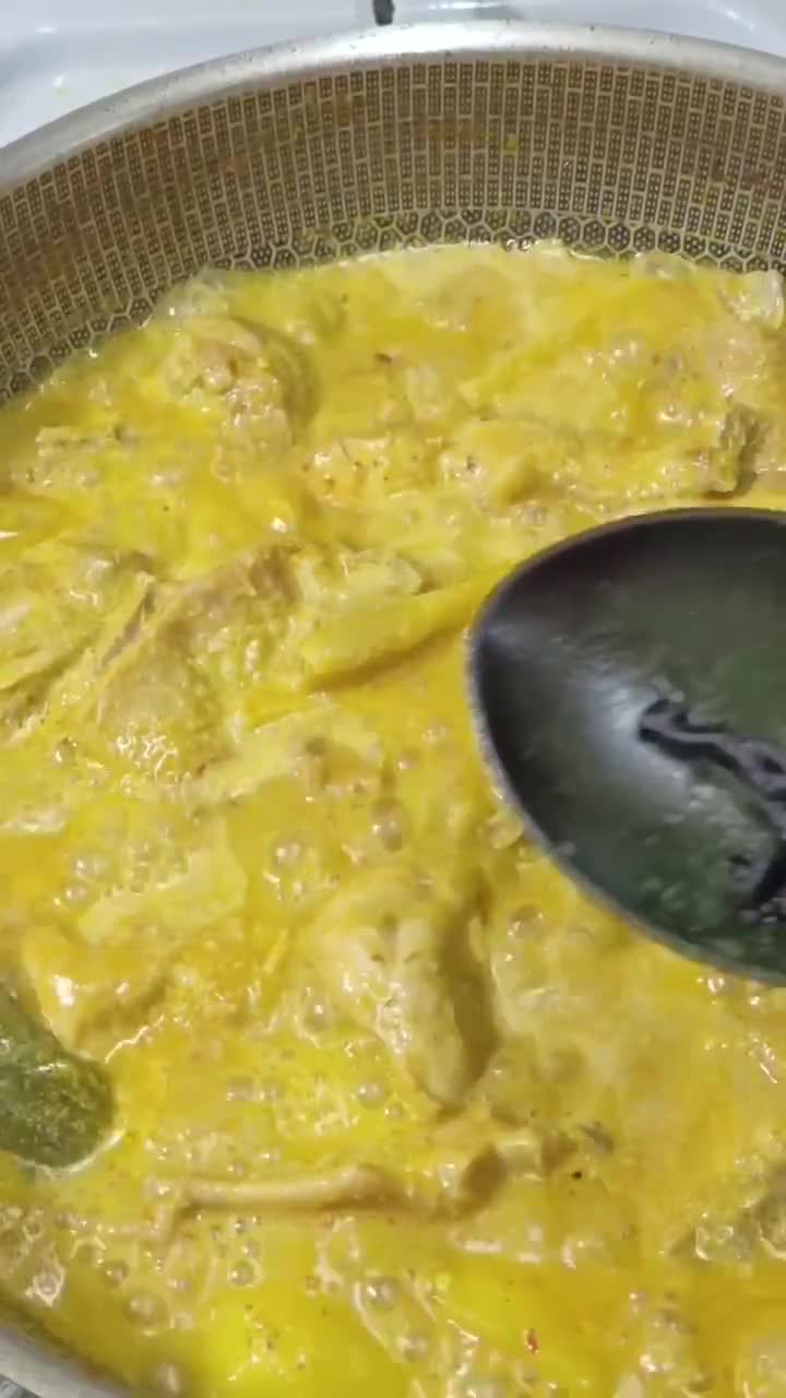 Gambar langkah 4 resipi Gulai Ayam Kerisik.