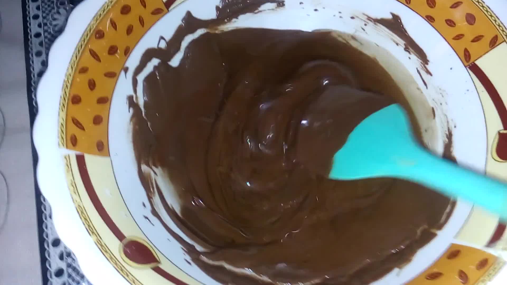 صورة لخطوة 12 من وصفة صابلي بذوق الشكولاطة وحشو الكراميل والجوز