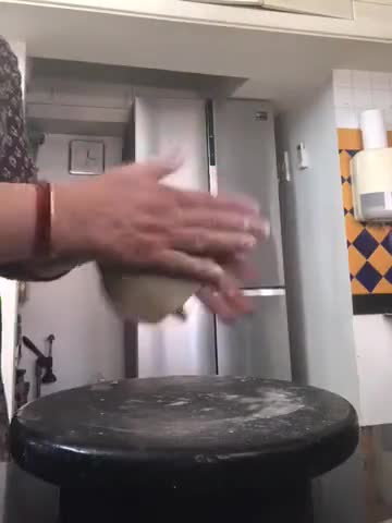 બાજરી નો રોટલો (Millet Flour Rotlo Recipe In Gujarati) રેસીપી સ્ટેપ2ફોટો