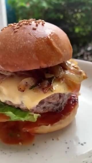 Foto langkah ke 4 dari resep Cheese Burger.