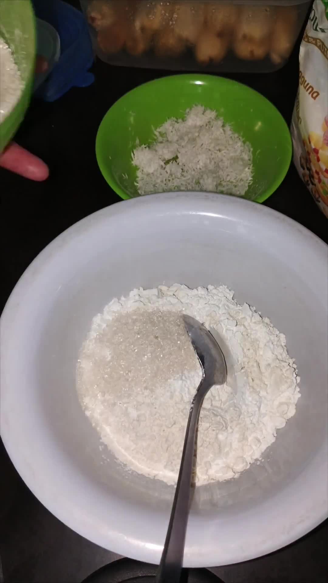 Foto langkah ke 2 dari resep Pisang Goreng Thailand Wijen Putih.