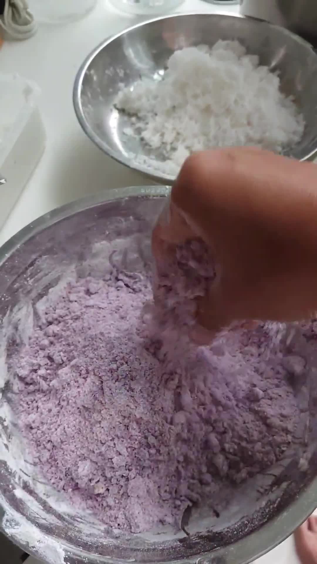 Foto langkah ke 3 dari resep Putu Ayu Ubi Ungu #68.