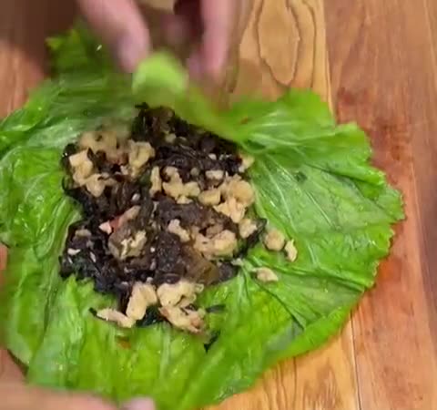 Gambar langkah 9 resipi Sawi Kai Choy Bakar Bungkus 3 Rasa (Udang, Ayam & Black Fungus).