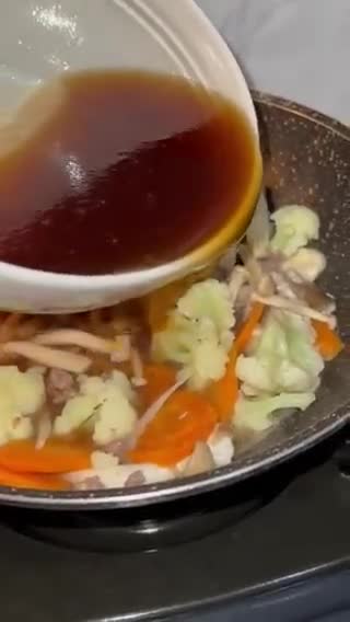 Foto langkah ke 4 dari resep Nasi Siram Daging Jamur.