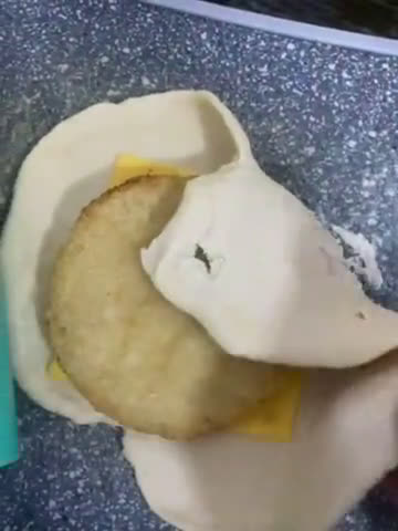 صورة لخطوة 4 من وصفة فطيره البرغر