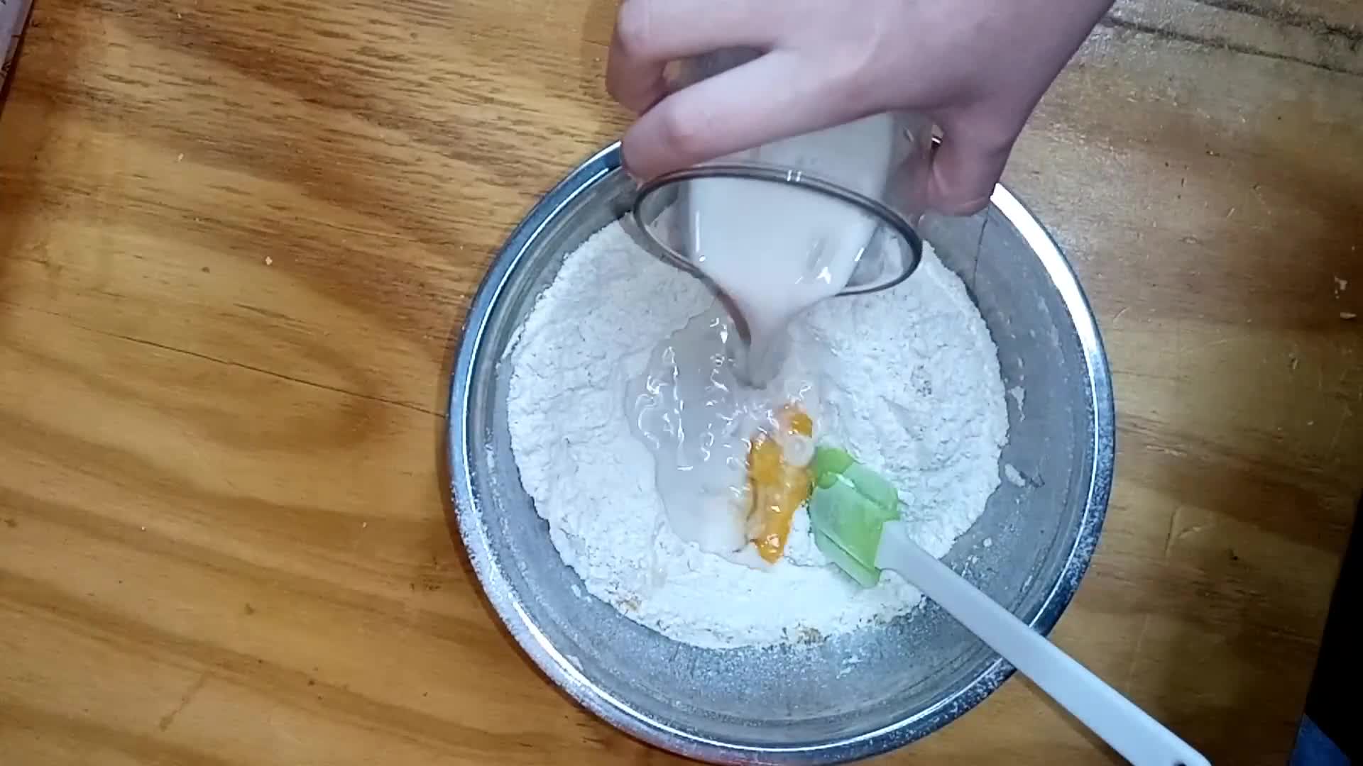 Foto del paso 4 de la receta: Torta 80 golpes con levadura seca
