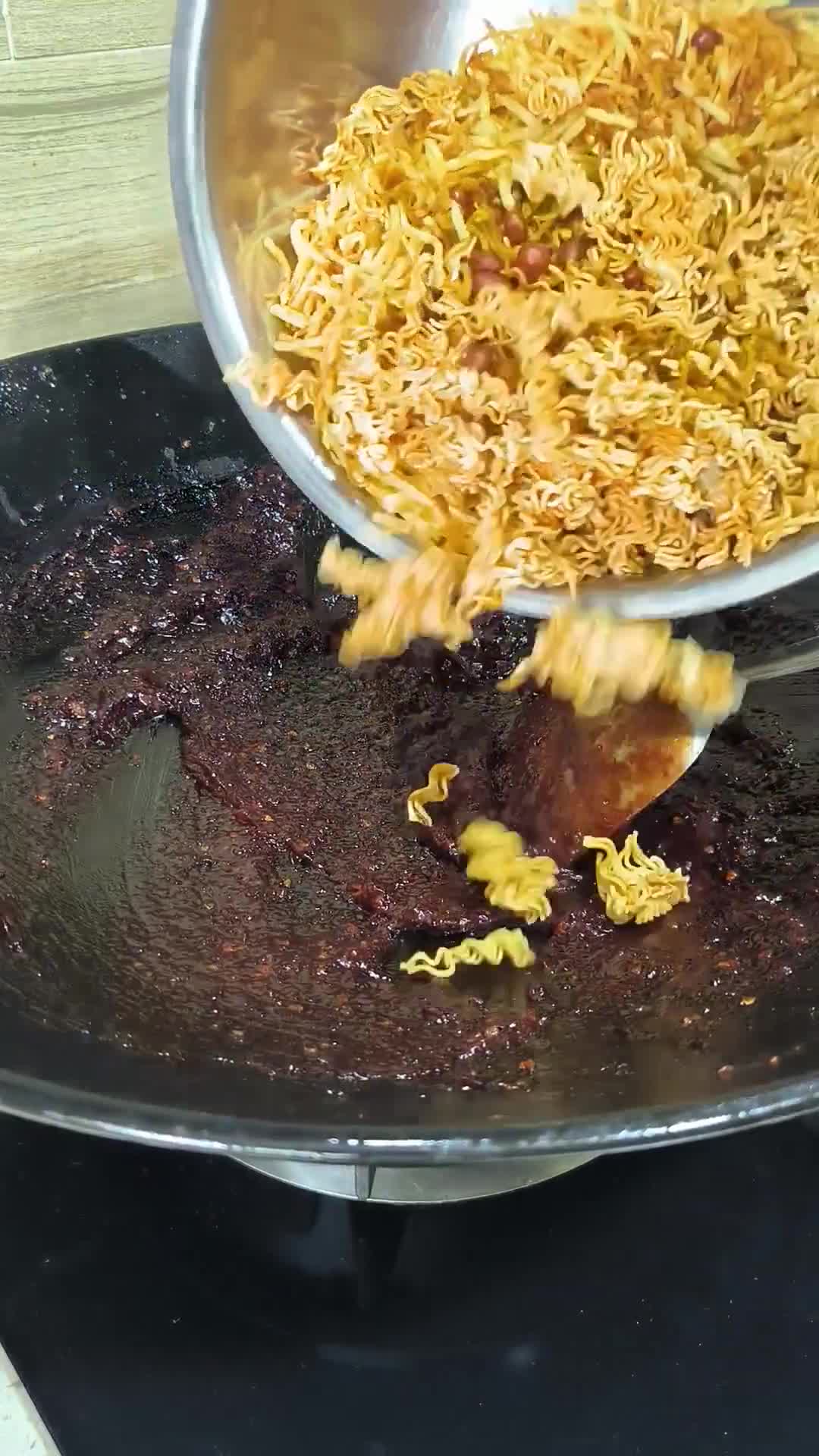 Gambar langkah 4 resipi Sambal goreng jawa kering.