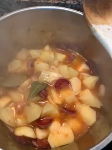Foto del paso 5 de la receta: Patatas con chorizo tipo a la riojana