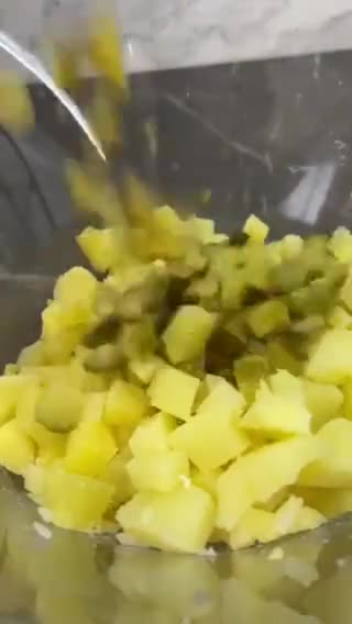 Фото кроку 1 до Салат а-ля «Олівʼє» 😋.