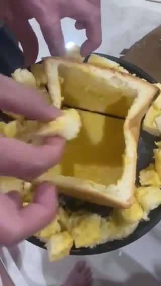 Foto langkah ke 5 dari resep Honey Toast Dessert ala Cafe.