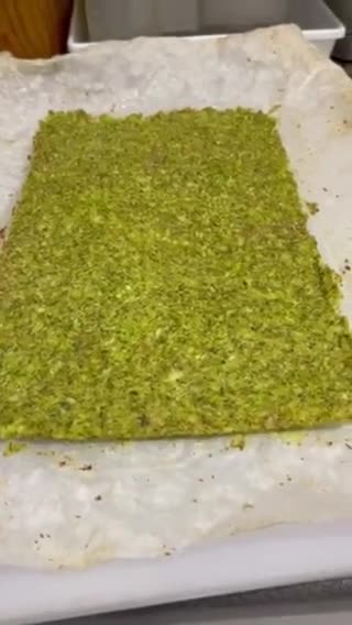 Foto del paso 3 de la receta: Sándwich de pan de brócoli 🥦