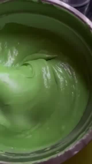 Gambar langkah 4 resipi Muffin Pandan Santan.