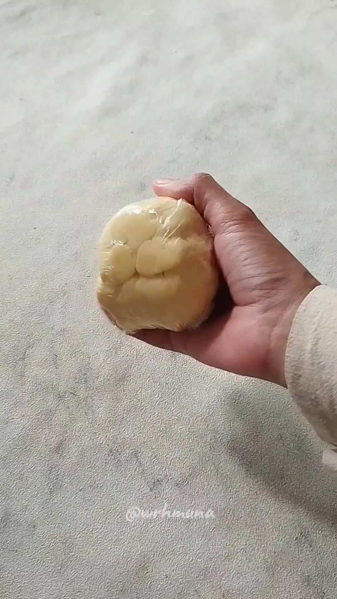 Foto langkah ke 2 dari resep Banana Strudel.