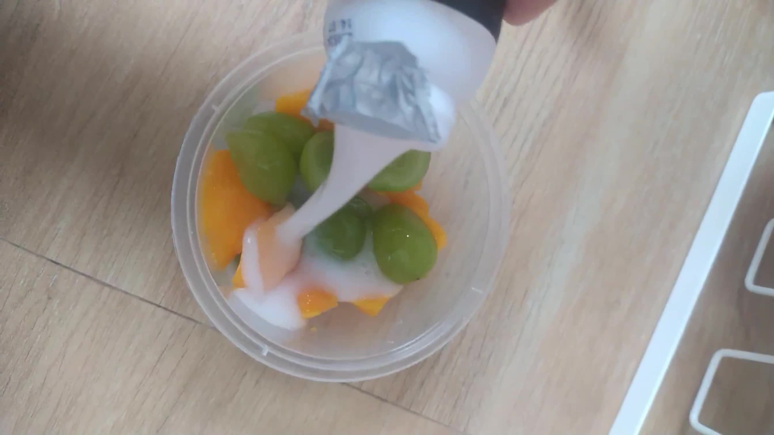 Foto langkah ke 3 dari resep Sup Buah Simpel.
