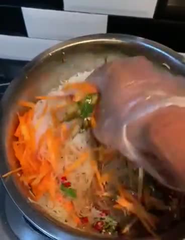Foto langkah ke 5 dari resep Salad Bihun Simple.