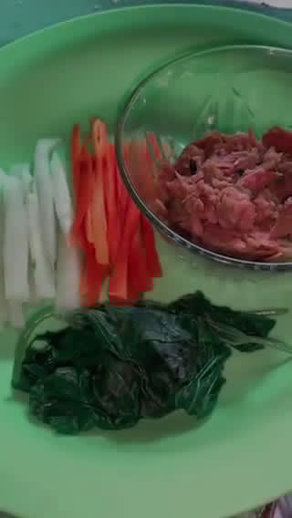 Foto langkah ke 2 dari resep Mini Kimbab Tuna Sambal Ijo Kemangi.