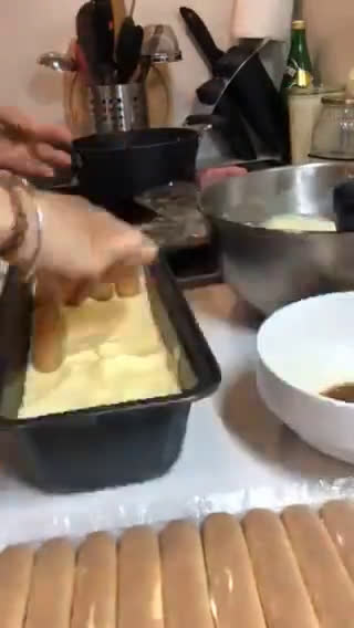 A picture of step 6 of Tiramisu.
