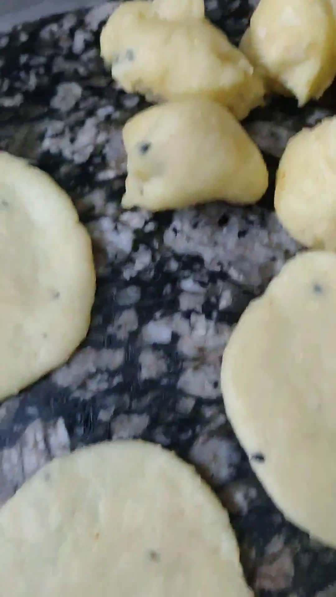 होली के पकवान मठरी (holi ke pakwan mathri recipe in Hindi) रेसिपी चरण 4 फोटो