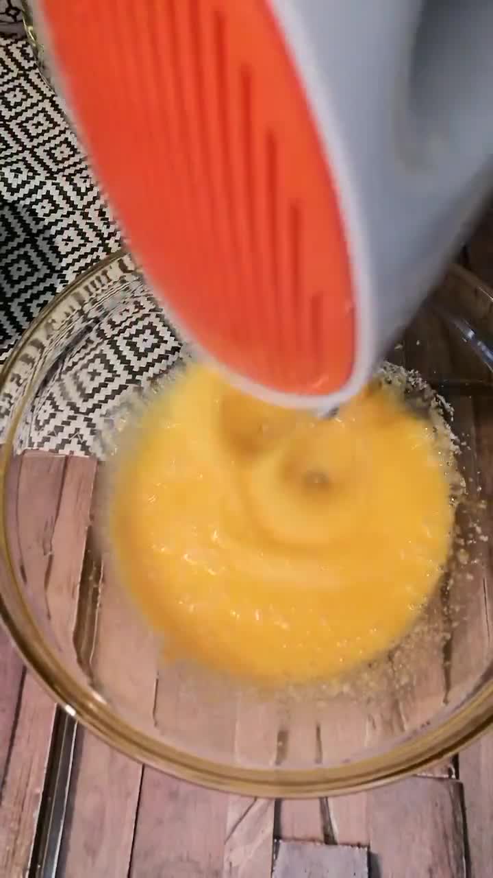 Foto del passaggio 1 della ricetta Ciambella frutti di bosco
