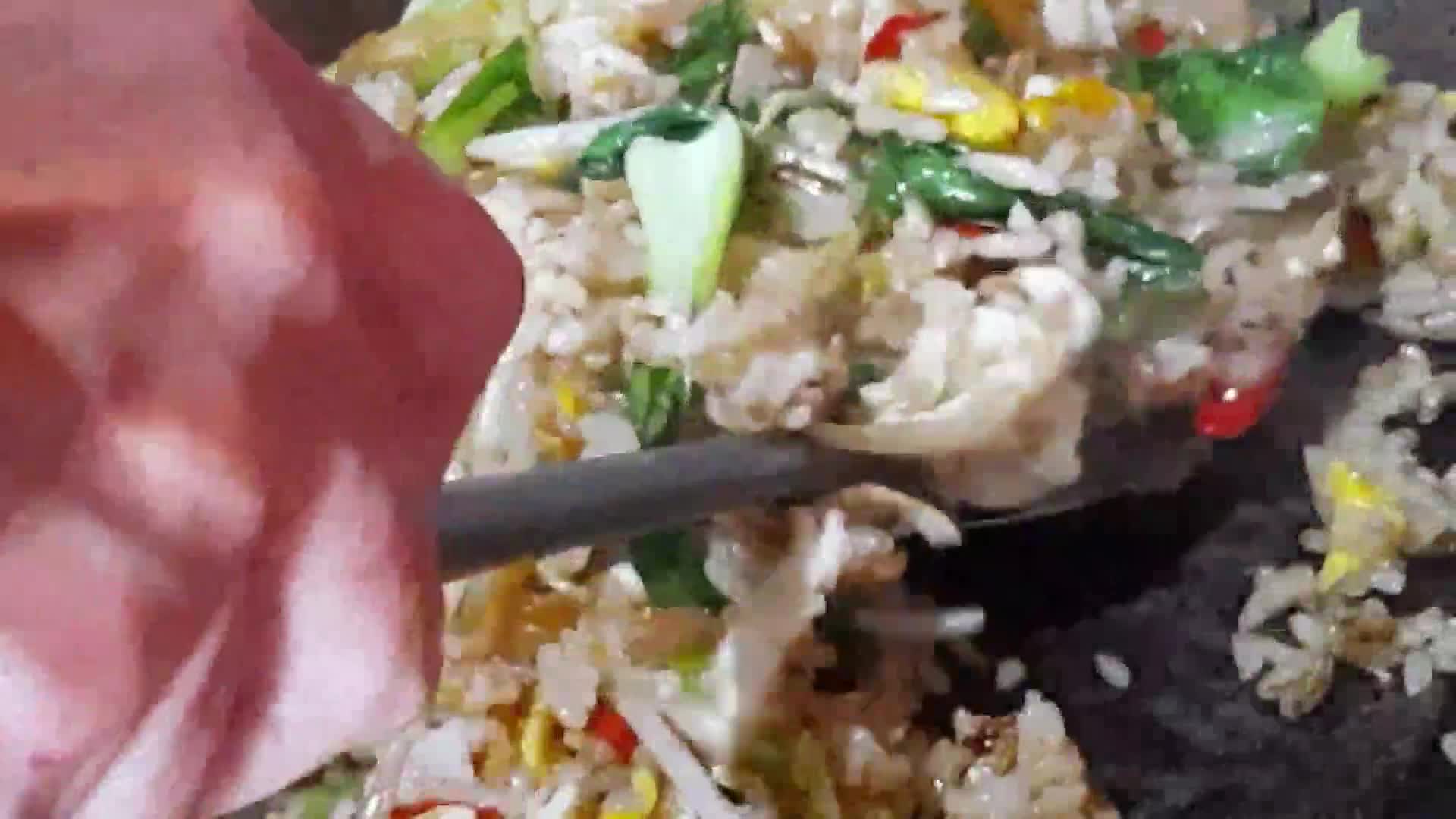 Foto langkah ke 3 dari resep Nasi goreng satset.