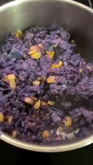 Foto del paso 4 de la receta: Coliflor morada con manzana y nueces