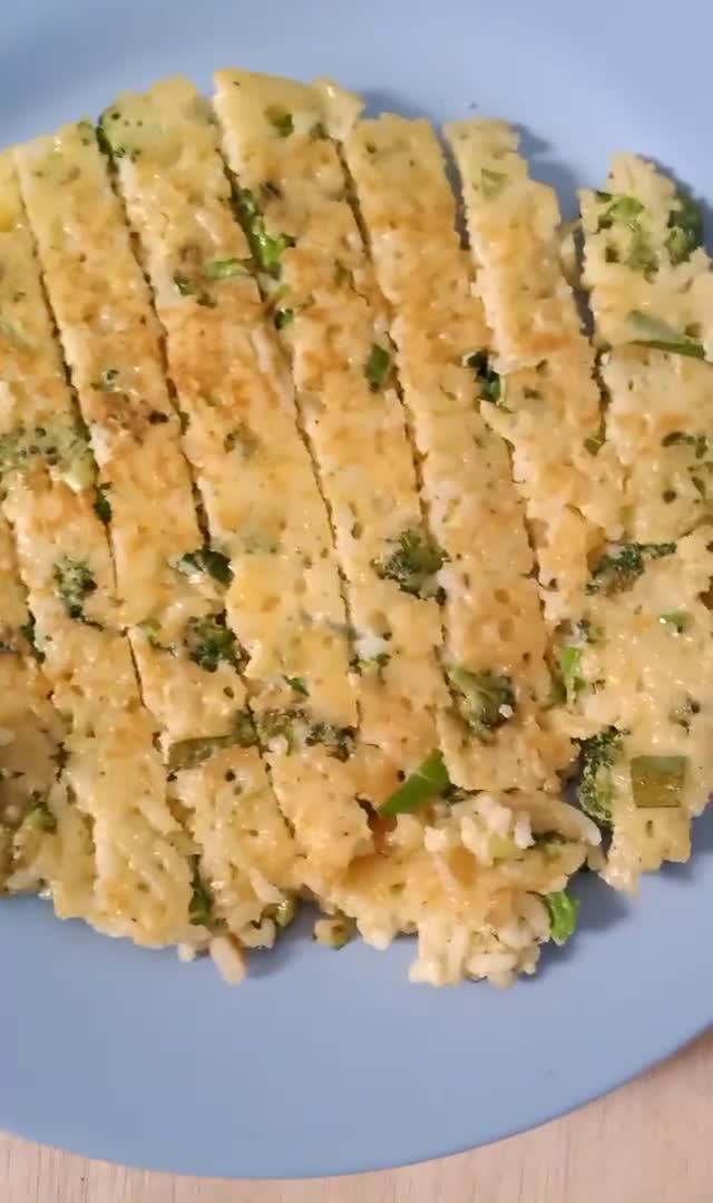 Foto langkah ke 3 dari resep Martabak Nasi Brokoli.