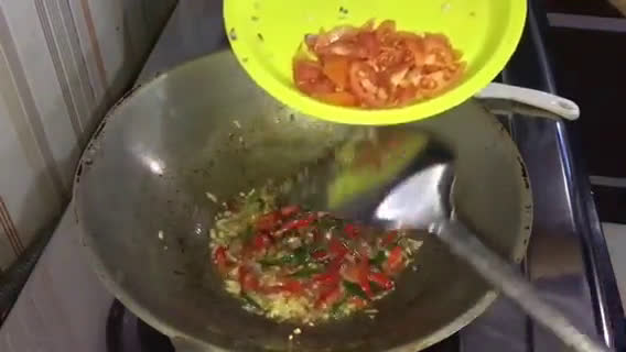 Foto langkah ke 3 dari resep Sambal Udang Pelangi.
