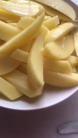 Foto del paso 2 de la receta: Patatas adobadas, en airFryer, para paladares infantiles