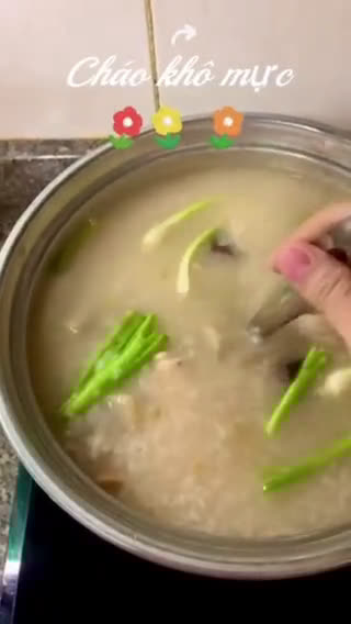 Hình bước làm 3 của món Cháo khô mực