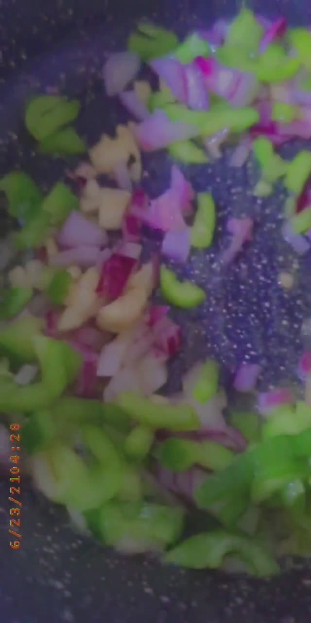 صورة لخطوة 1 من وصفة حمست نقانق على طريقتي