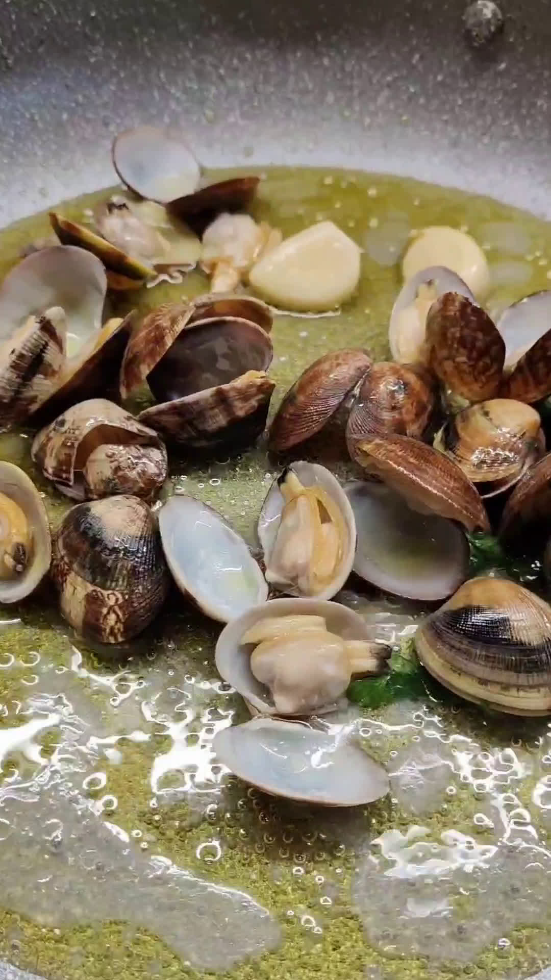Foto del passaggio 3 della ricetta Paella di pesce
