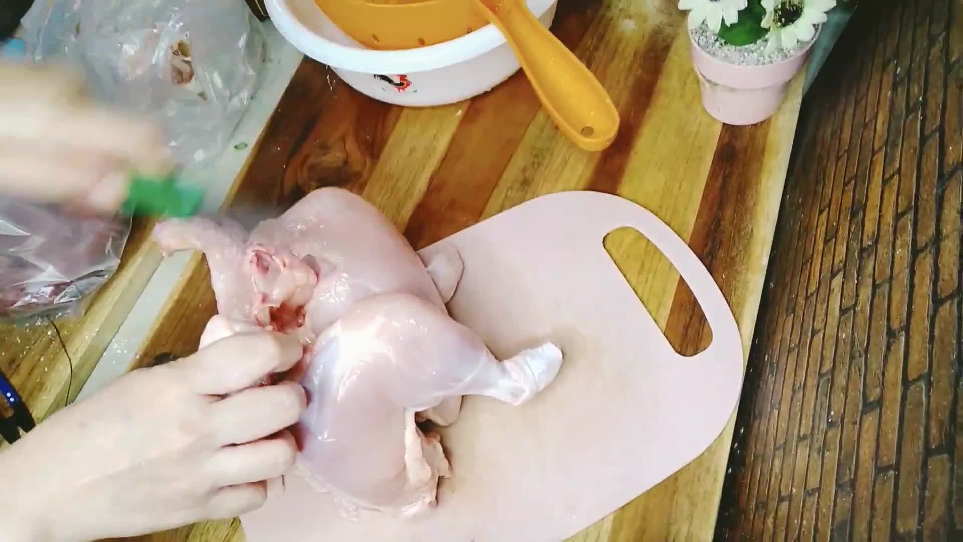 Foto langkah ke 1 dari resep Ayam Kodok.