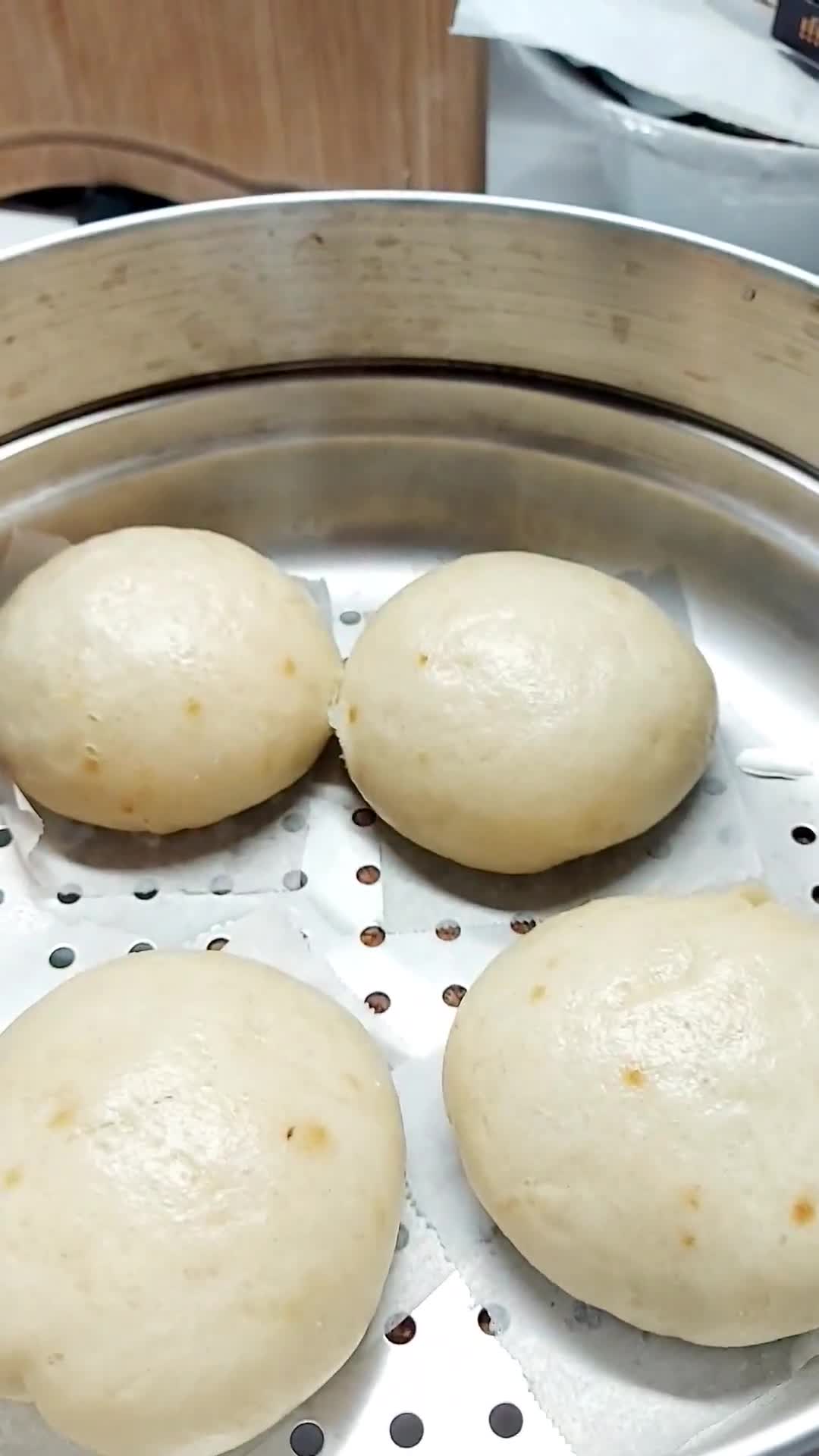 Foto langkah ke 3 dari resep Bakpao isi coklat.