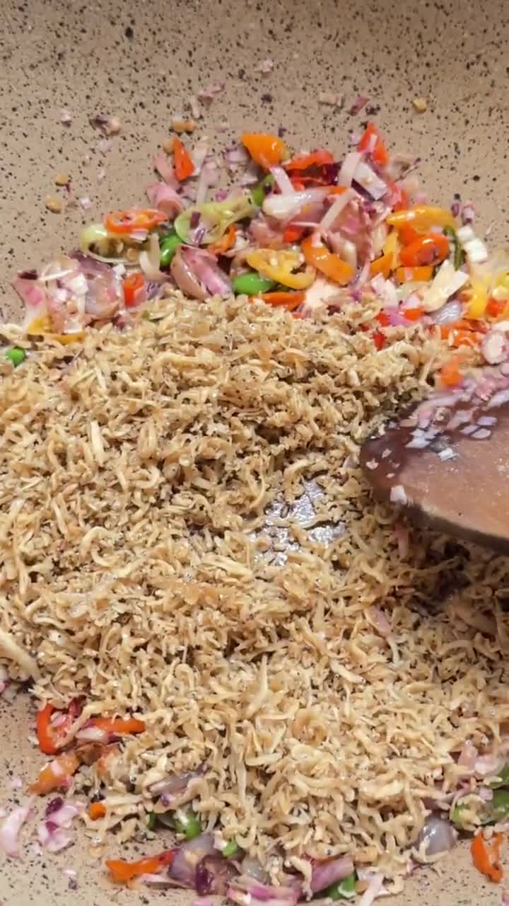 Foto langkah ke 4 dari resep Ikan Teri Kecombrang.