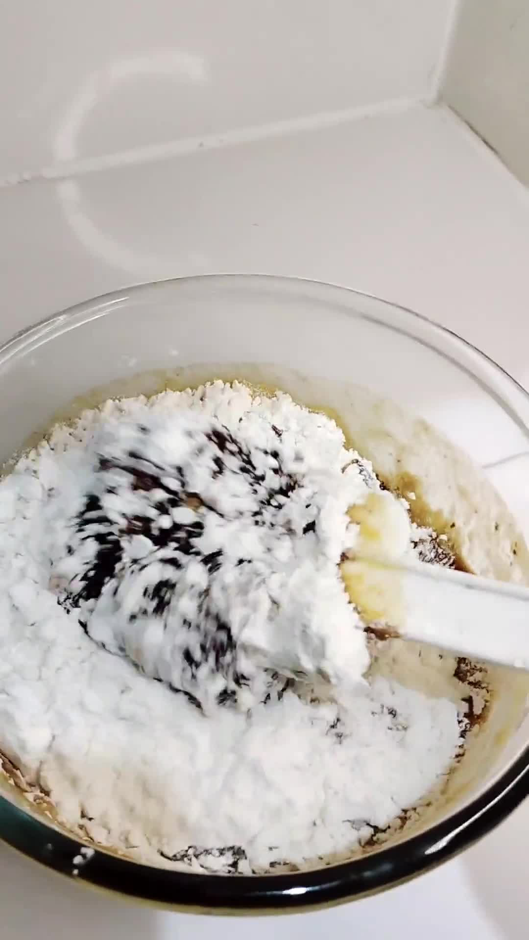 Foto langkah ke 4 dari resep Chewy Chocolate Chips Cookies.