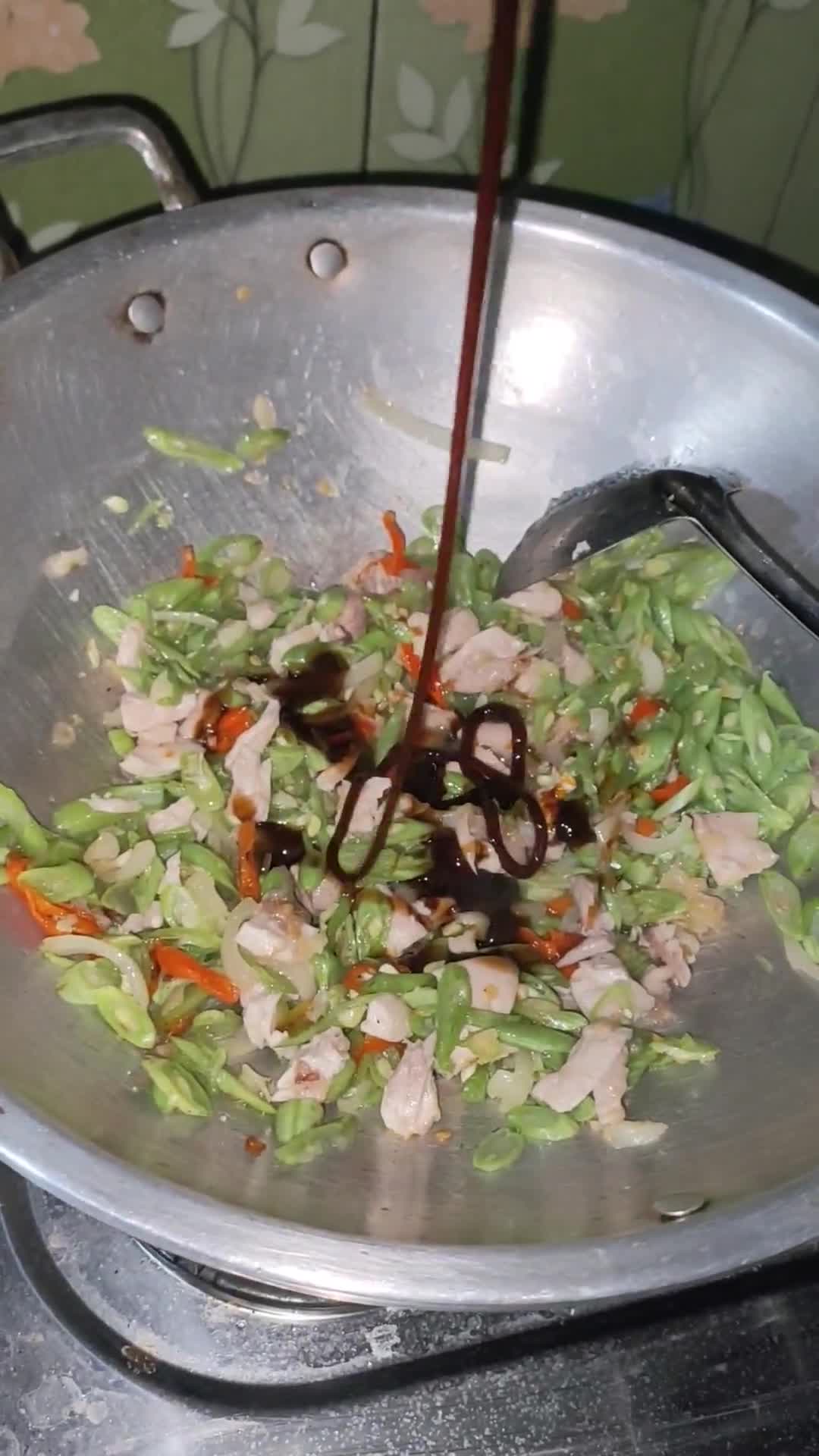 Foto langkah ke 7 dari resep Buncis ayam saus tiram.