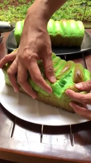 Foto langkah ke 7 dari resep Roti Sisir Pandan ❤️✨.