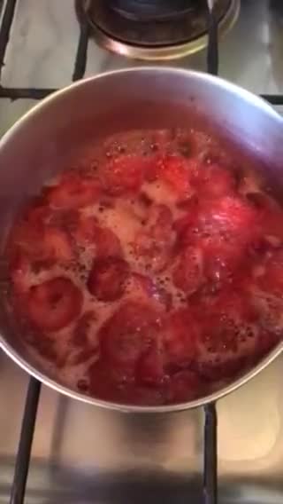 Foto del paso 1 de la receta: Mermelada de frutillas sin azúcar