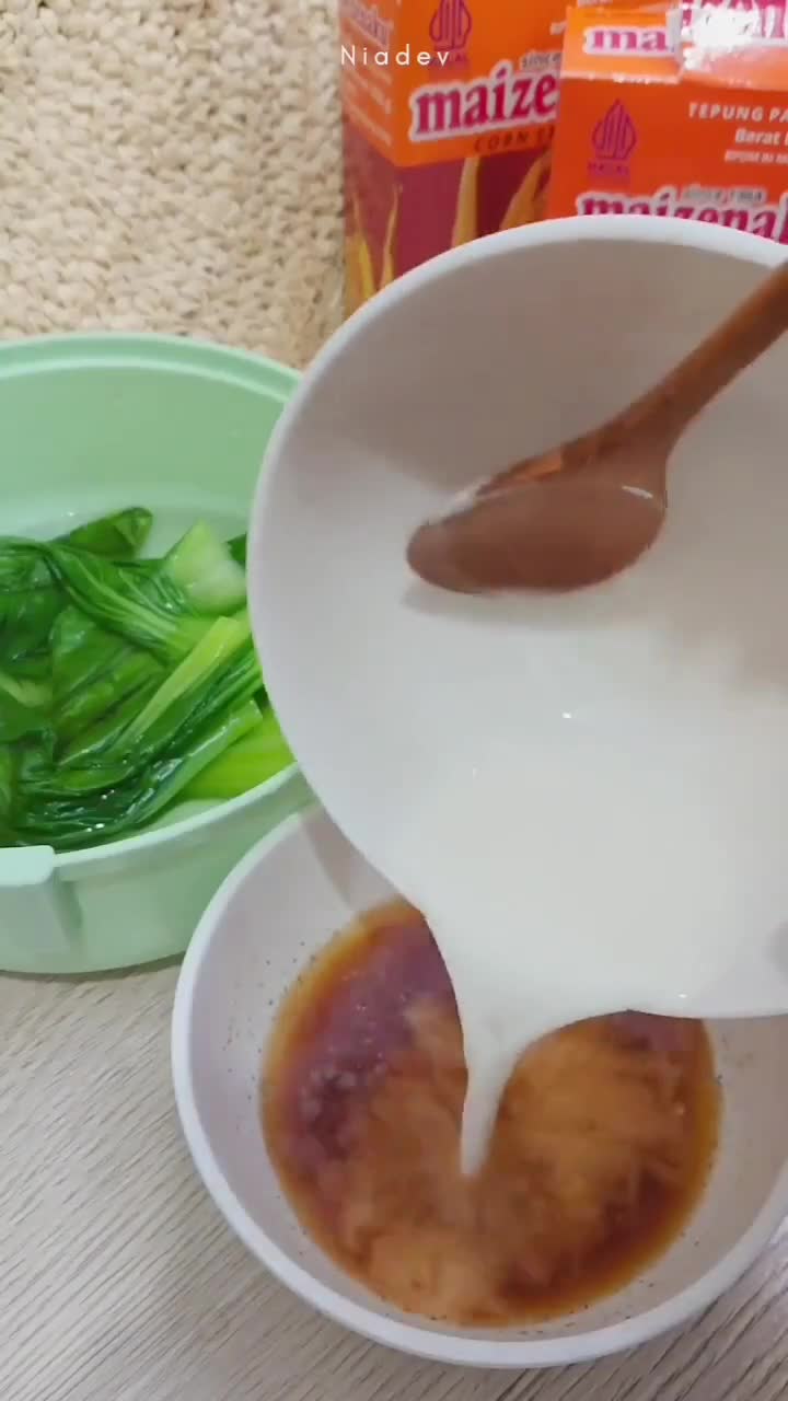 Foto langkah ke 2 dari resep Tumis pokcoy bawang putih.