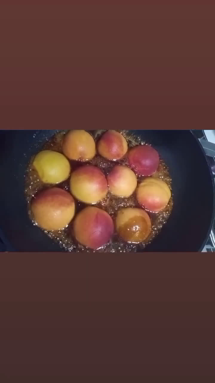 Foto del paso 4 de la receta: Torta invertida de duraznos