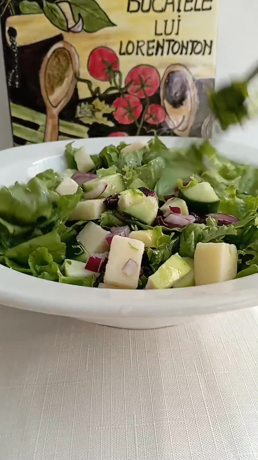Pas rețetă Salată verde cu cașcaval uscat și merișoare 3 fotografie