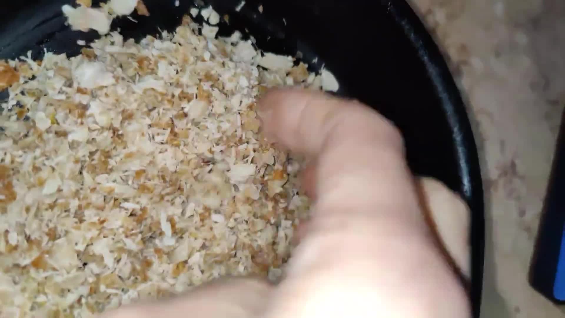 صورة لخطوة 1 من وصفة كفتة سمك من بواقي السمك