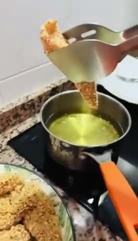 Foto del paso 2 de la receta: Solomillo de pollo con kikos 🐣