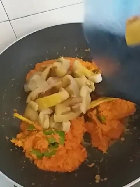 Foto langkah ke 4 dari resep 58. Gulai Kikil Nangka Muda.