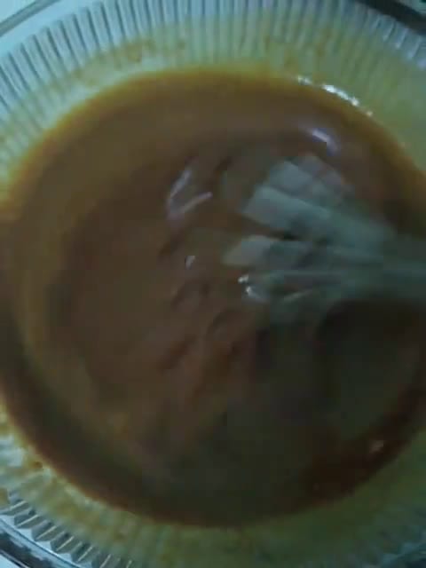 Foto langkah ke 5 dari resep Bolu Sarang Semut Mini (2 telur).