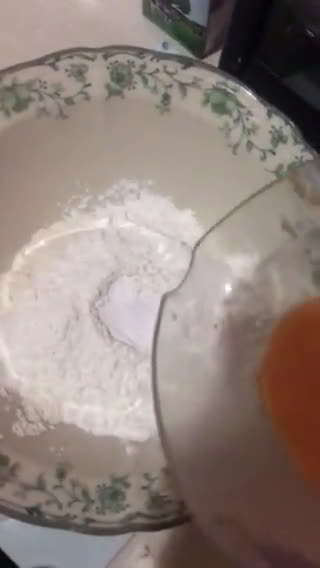Foto langkah ke 2 dari resep Bolu Kukus Pepaya.