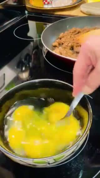 Foto del paso 2 de la receta: Machaca con Huevo #lacocinadeconsuelo #saboraMexico