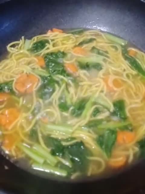 Gambar langkah 3 resipi Mee sup sayur simple.
