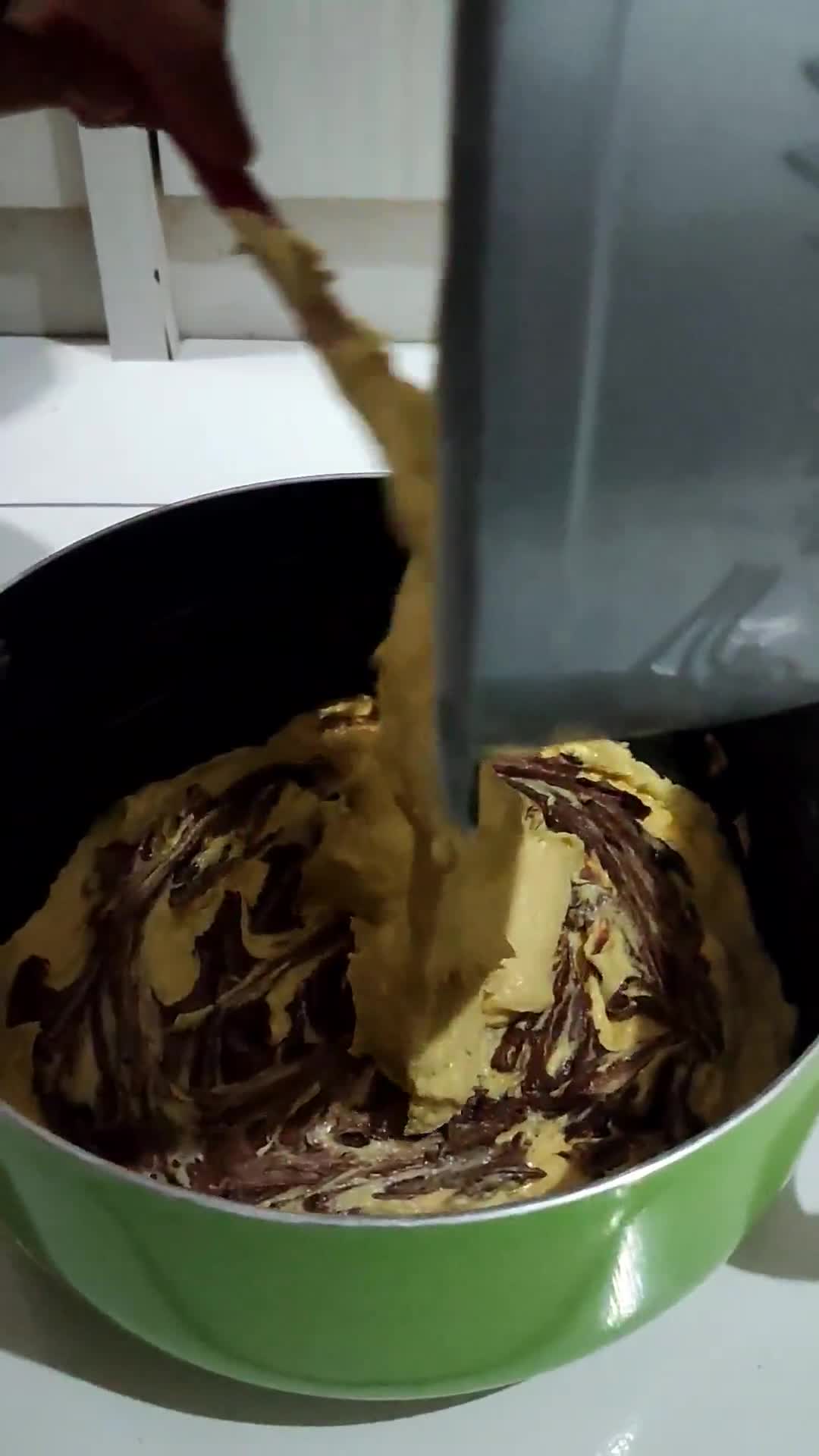 Foto langkah ke 8 dari resep Cake Marmer Jadul teflon.