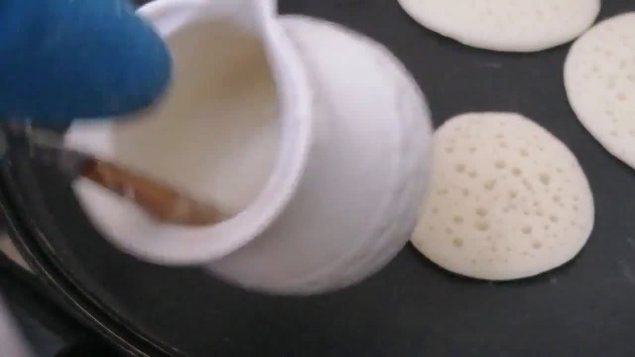 صورة لخطوة 6 من وصفة عجينه قطايف بدون سميد 🥟